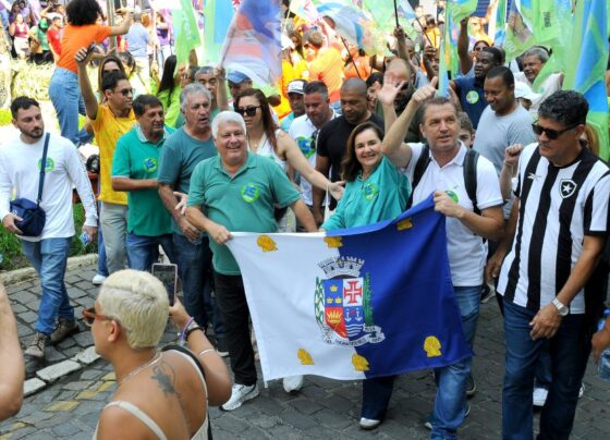 polÍtica 29 ferreti destaca propostas em angra dos reis durante caminhada na cidade