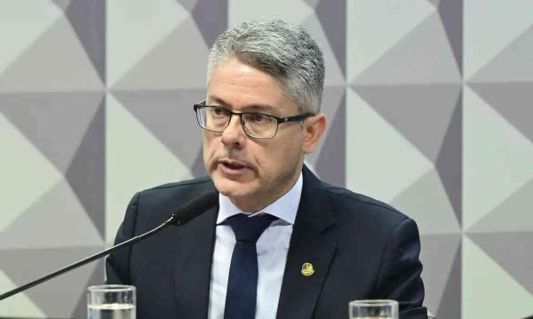 Alessandro Vieira defende intervenção federal no Rio em relatório da CPI do Crime