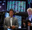Bolsas de NY fecham em alta após dados e alívio