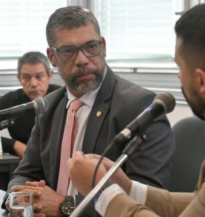Deputado Jari Oliveira propõe criação de Delegacia da Mulher em