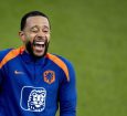 Memphis volta para seleção da Holanda de olho em recorde