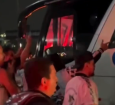 Veja imagens do protesto da torcida do Vasco no desembarque
